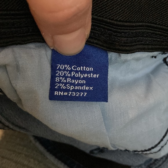 Apt 9 blue jean coloured capris with a dark band down the sides. Elastic waist. - Picture 11 of 12